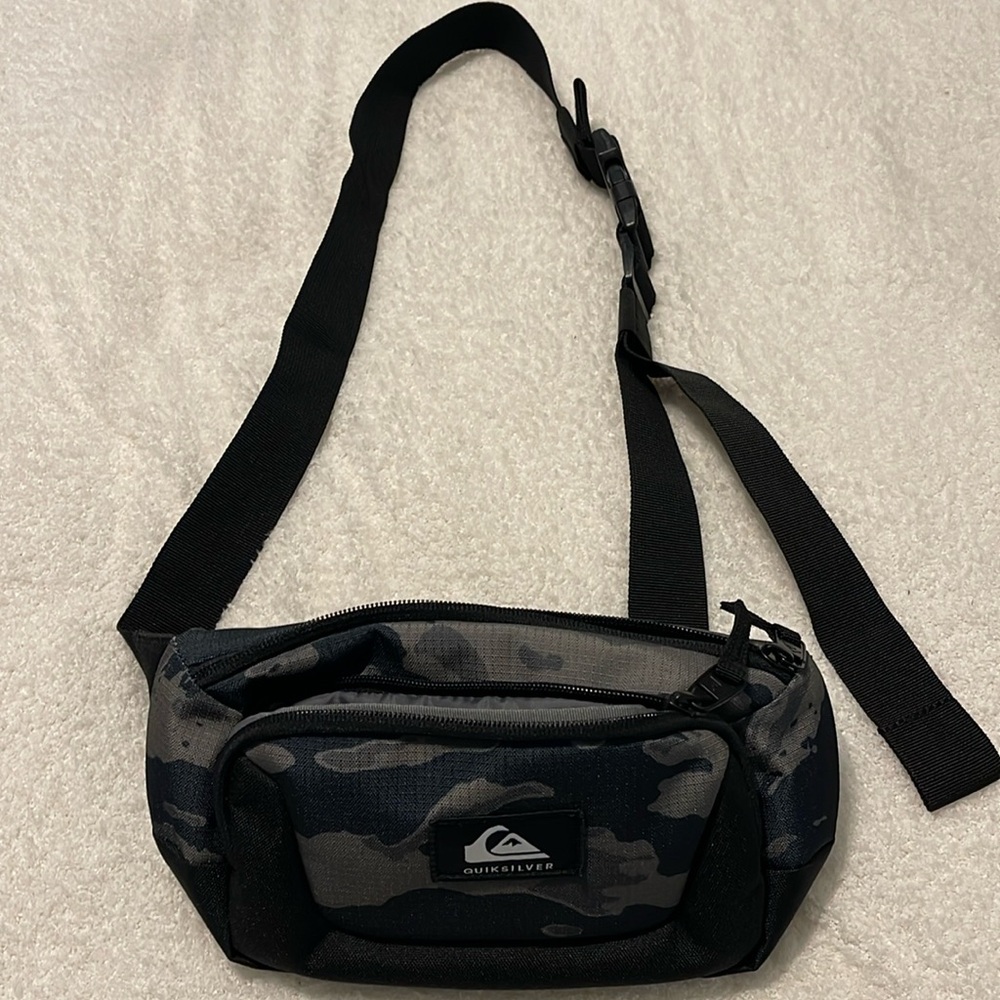 Camouflage quicksilver fanny pack